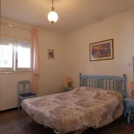 Ref 37 Vue Imprenable Sur Le Port De * Roses