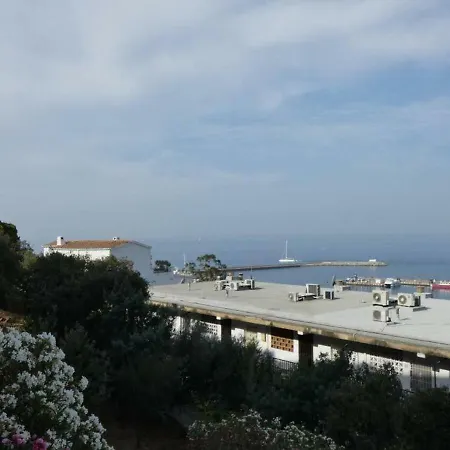 Ref 37 Vue Imprenable Sur Le Port De * Roses